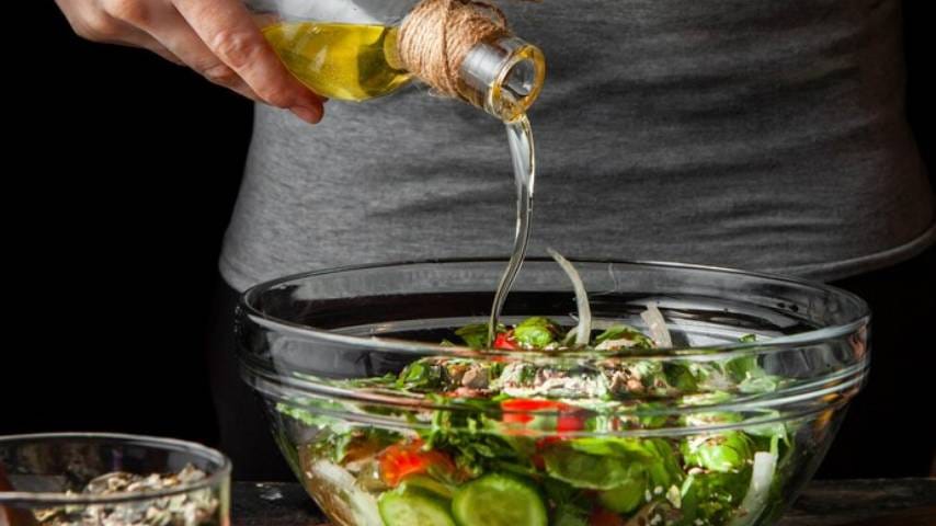 Best Refined Olive Oil for Salad Dressing
