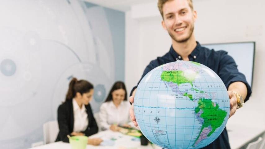 Study Abroad in USA Counselor Service